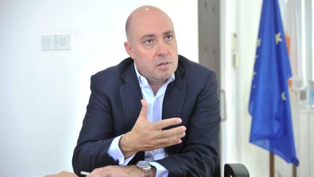 Παμπορίδης: «Ούτε με το καλό ούτε με το άγριο δεν αποσύρομαι»