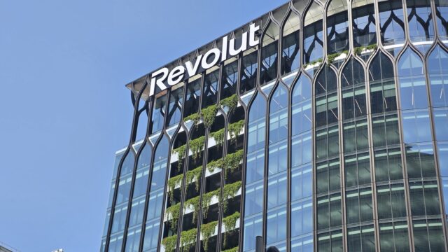 revolut-mm-b44417280c-1.jpg