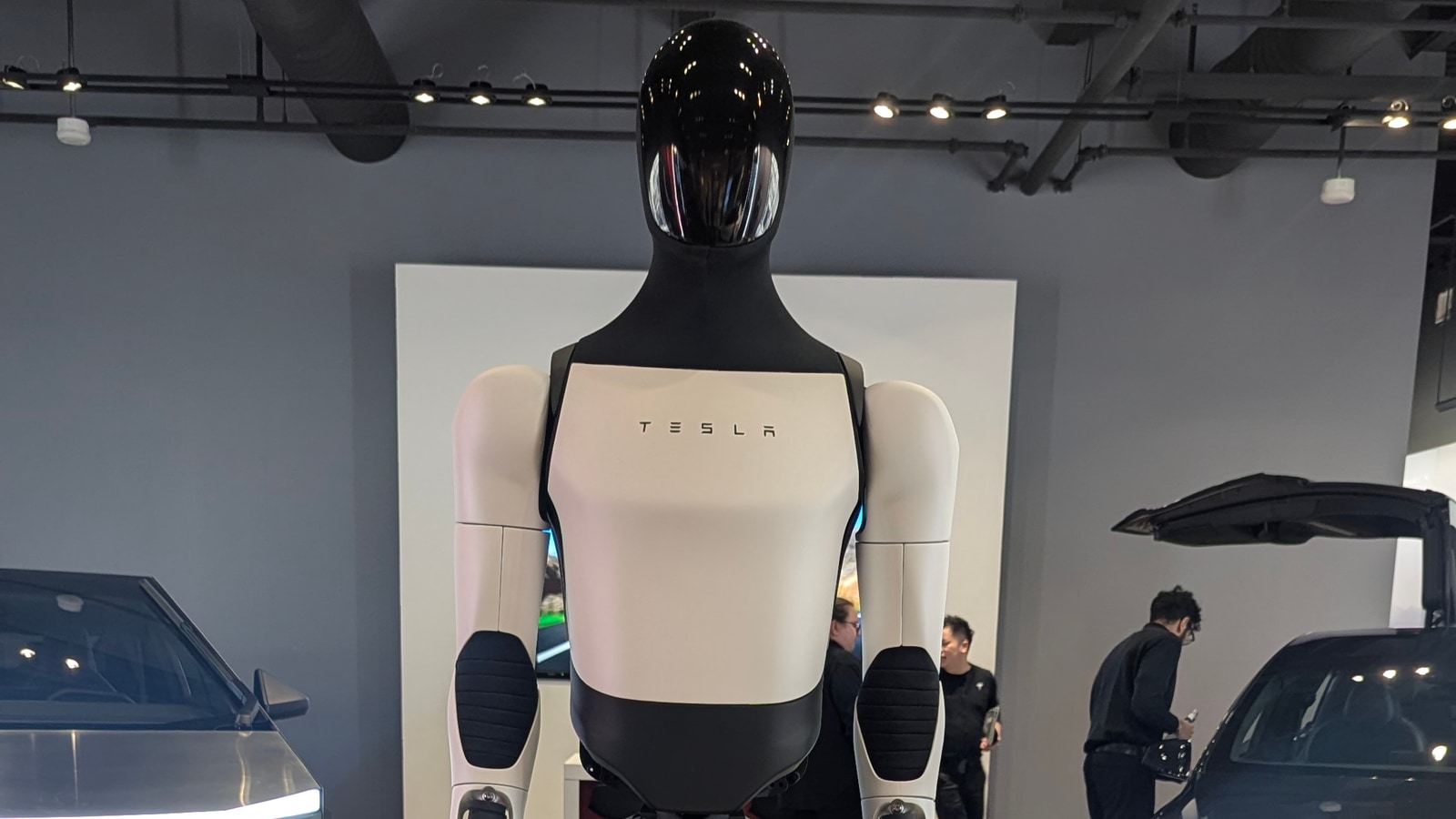 Tesla: Κόβει τον στόχο επενδύσεων στα δισ., το μεγάλο τεστ έρχεται το 2027 Tesla: Κόβει τον στόχο επενδύσεων στα δισ., το μεγάλο τεστ έρχεται το 2027