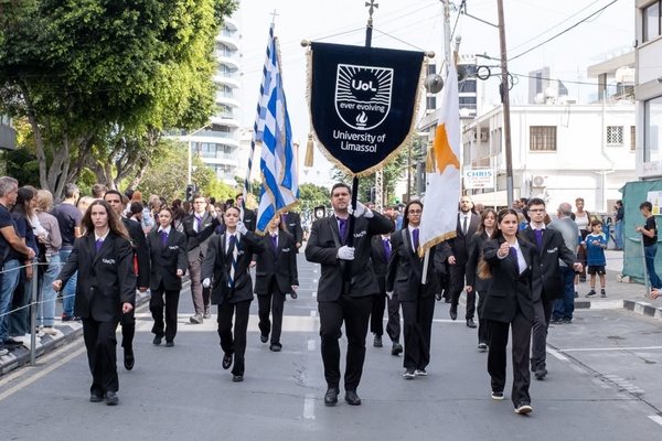 Φοιτητές του Πανεπιστημίου Λεμεσού στην παρέλαση της 28ης Οκτωβρίου Φοιτητές του Πανεπιστημίου Λεμεσού στην παρέλαση της 28ης Οκτωβρίου