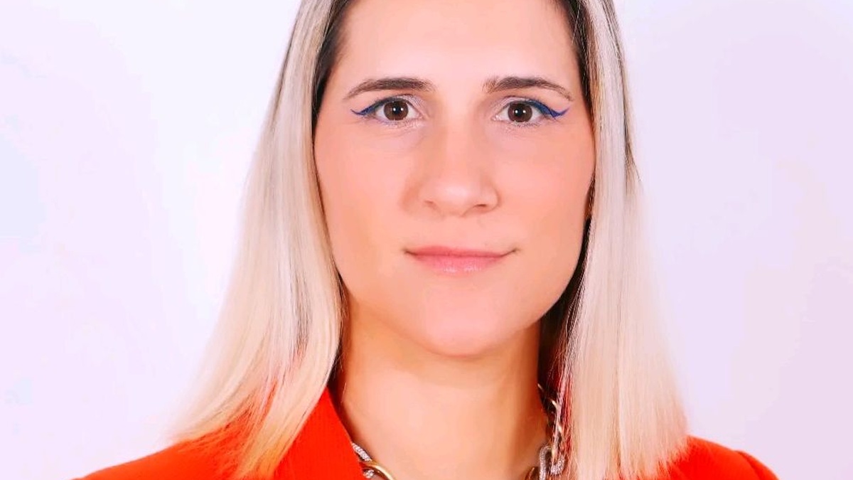Νταϊάνα Κωνσταντινίδη: Πιπίλες σε αυτιά και λαιμό για την υπογεννητικότητα Νταϊάνα Κωνσταντινίδη: Πιπίλες σε αυτιά και λαιμό για την υπογεννητικότητα